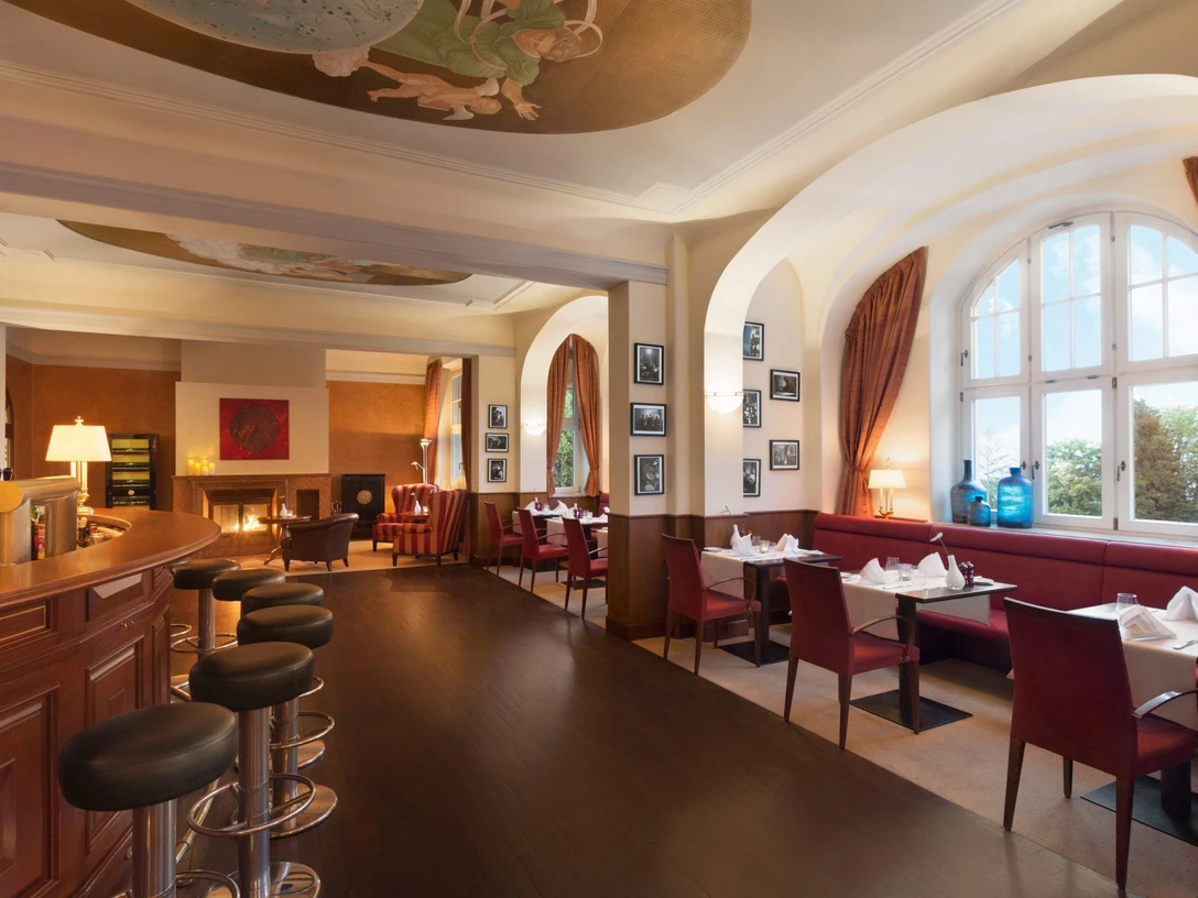 Raffaels Bar im Falkenstein Grand