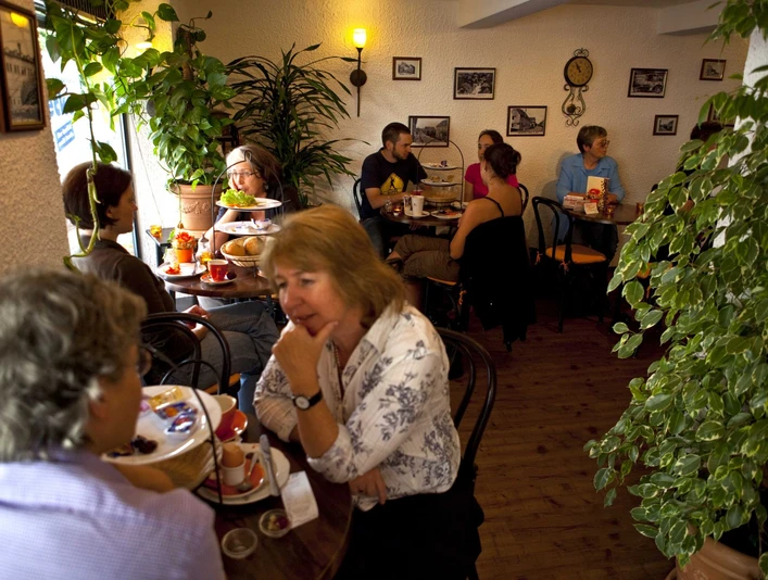 Gemütliches Ambiente im Café Bonjour