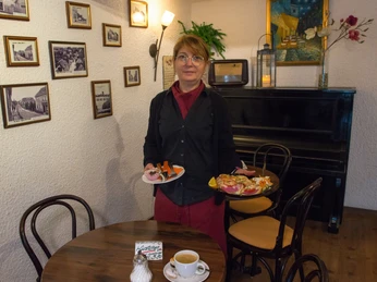 Vom Frühstück bis zum Mittagsimbiss - Café Bonjour