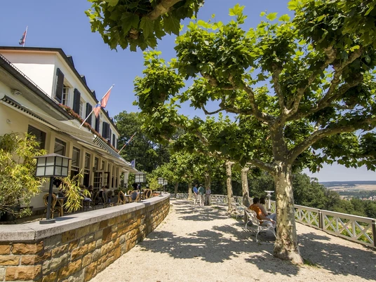 Außenterasse des Café/Restaurant Hotel Johannisberg