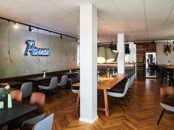 Gastraum Bar