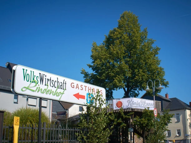 Die Dorflinde als Namensgeberin der Kneipe