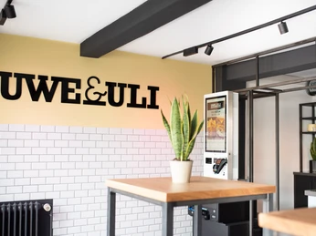 Uwe & Uli - Nebenan bei Freunden