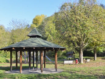 Die Wehrwiesen in Burgholzhausen laden zum Rasten ein.