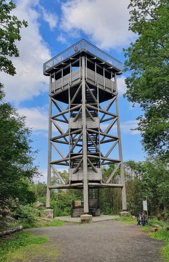 Bild 3: Aussichtsturm auf dem Winterstein