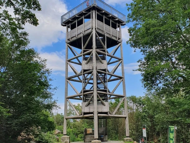 Bild 3: Aussichtsturm auf dem Winterstein