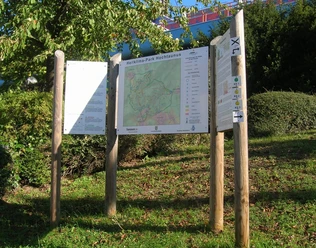Portal in den Heilklima-Park am Königsteiner Kurbad