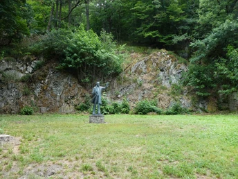 Dr. Ernst Majer-Leonhard am Klärchenweg