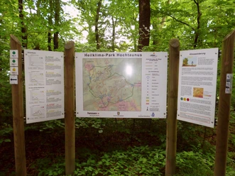 Heilklima-Portal am Waldparkplatz Schardtwald
