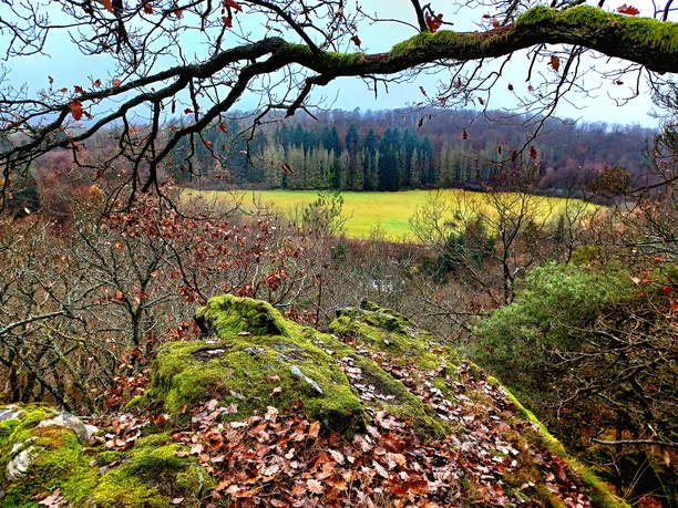 Felssporn über dem Aartal