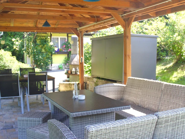 überdachte Sitzecke