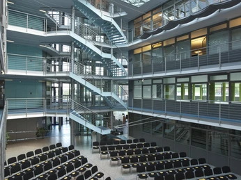 Technologie & Seminar Centrum Bissendorf_Atrium _TCB.jpg
