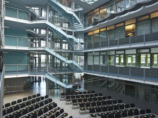 Technologie & Seminar Centrum Bissendorf_Atrium _TCB.jpg