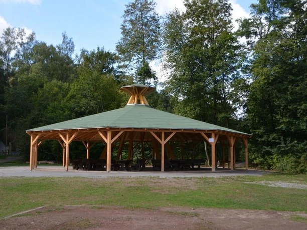 Pavillon Informationszentrum regionale Montanindus