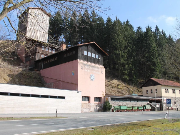 Außenansicht Besucherbergwerk Diemelsee