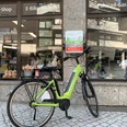 E-Bike Ladestation vor dem Wilhelm 9
