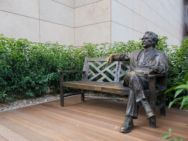 Kunstsammlung Claassen_Mark Twain_©Kunstsammlung Henning J. Claassen.jpg Kunstsammlung Henning J. Claassen