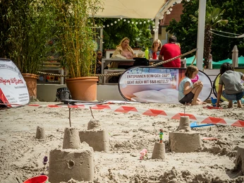Citybeach 2023_Sandburgenwettbewerb © Hildesheim Marketing GmbH, Foto Lars Grieber (CC-BY) (57).jpg