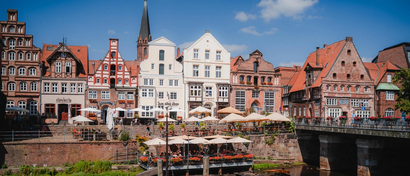Stintmarkt Lüneburg.jpg Lüneburg Stintmarkt on the Ilmenau