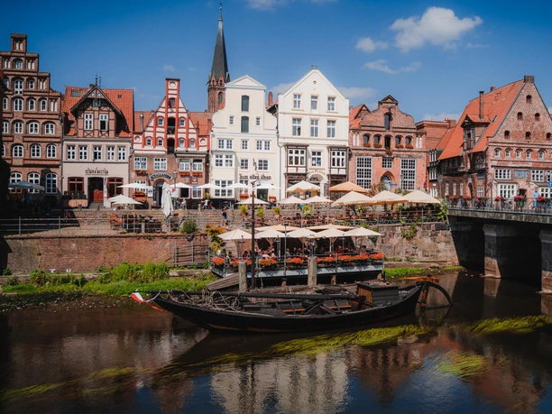 Stintmarkt Lüneburg.jpg Lüneburg Stintmarkt on the Ilmenau