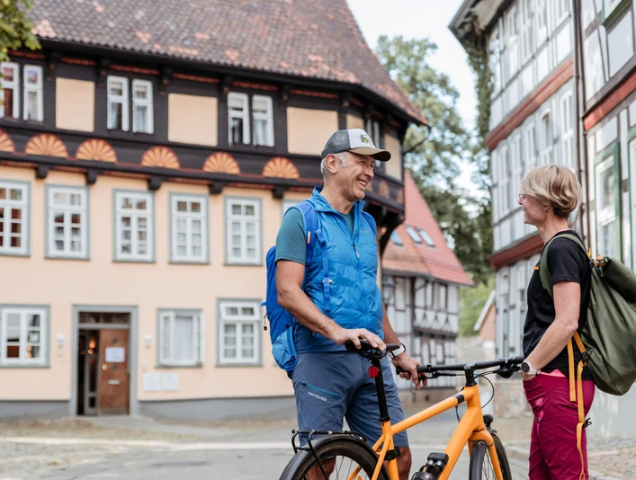 Kommandantenhaus mit Radfahrer Kommandantenhaus mit Radfahrer