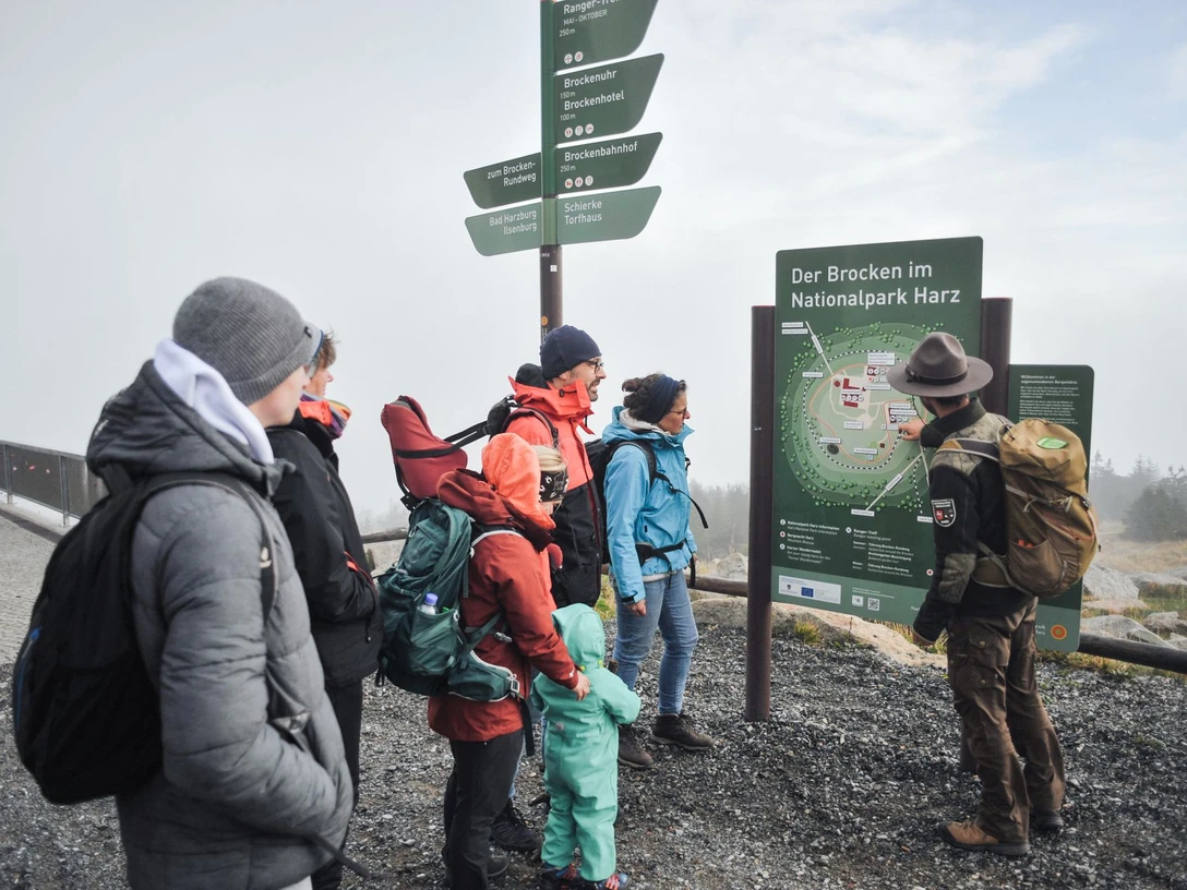 Rangerfuehrung_Brockenrundweg-NationalparkHarz-SebastianBerbalk02.jpg