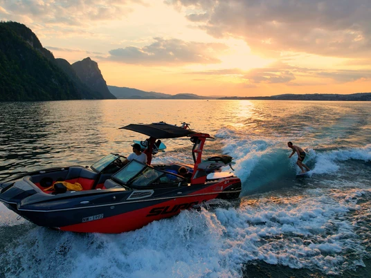 Surfupswiss_Wakesurf_Lac des Quatre-Cantons_Nidwald