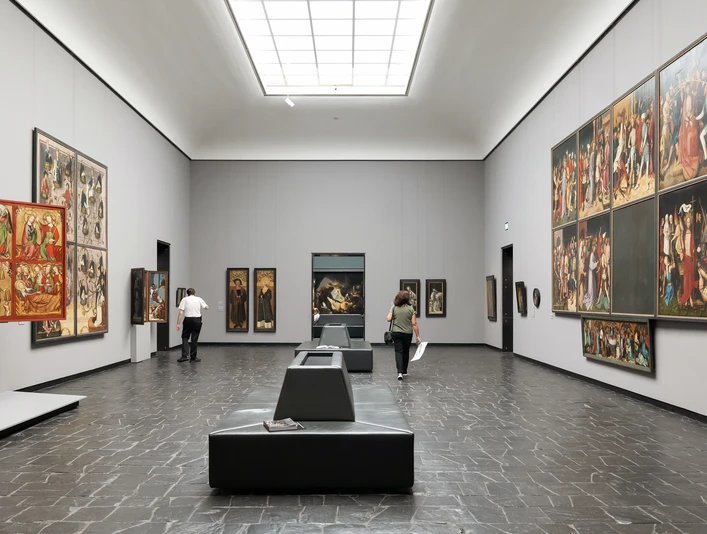 Frankfurt Städel Museum Ausstellungsraum im Städel Museum mit Gemälden und Besuchenden