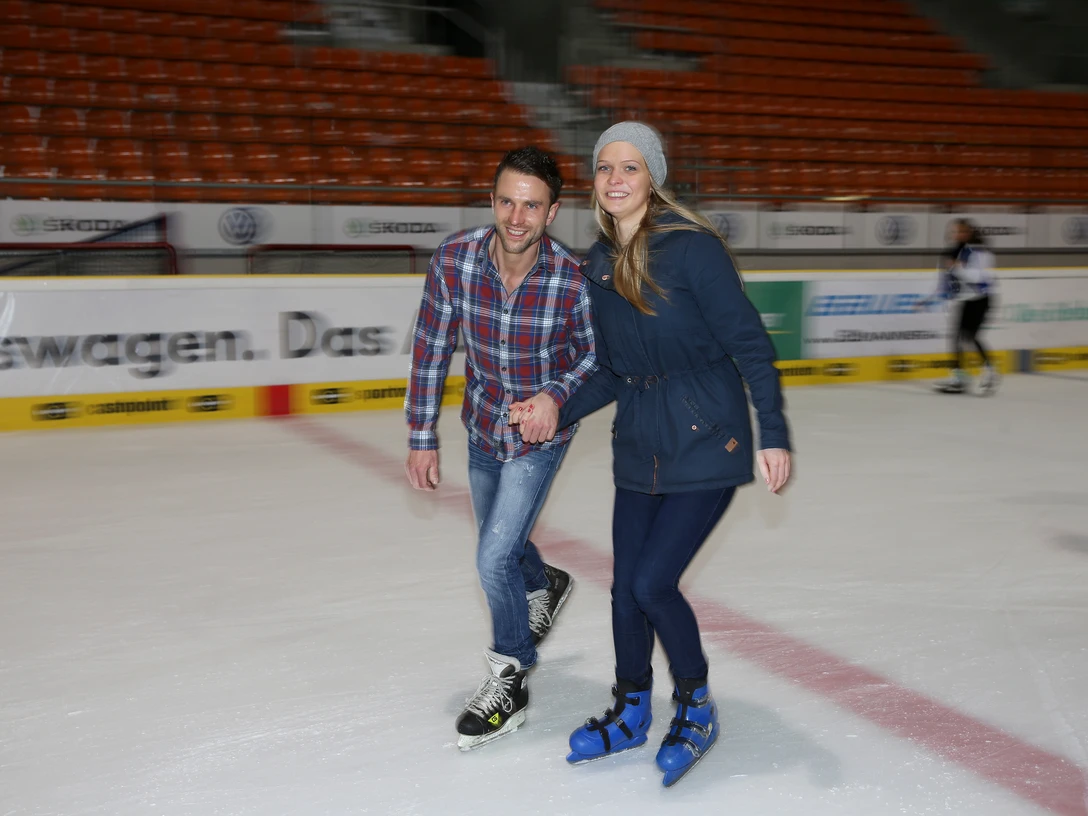 Eislaufen in der EisArena Wolfsburg