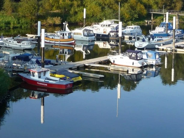 die-marina-lauenburg-liegt-am-elbe-luebeck-kanal.jpeg Marina Lauenburg