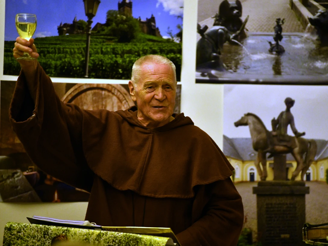 Wenn ein Mönch ins Plaudern gerät Wenn ein Mönch ins Plaudern gerät