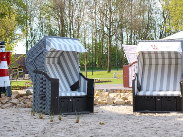 DekoVries-Ausstellung-Strandkörbe-Apen-Foto DekoVries.jpg