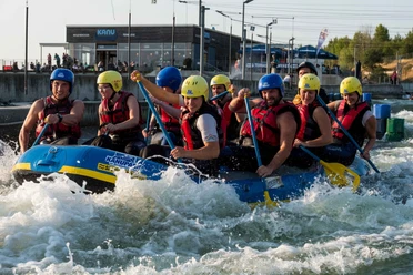 Rahmenprogramm Wildwasser-Rafting im Kanupark Markkleeberg bei Leipzig | Leipzig Convention Bureau Rahmenprogramm Wildwasser-Rafting im Kanupark Markkleeberg bei Leipzig – präsentiert vom Leipzig Convention Bureau