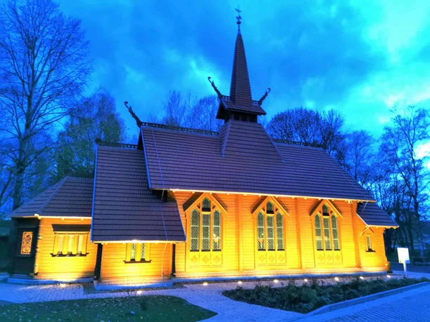 Stabkirche in Stiege - Blaue Stunde Stabkirche in Stiege - Blaue Stunde