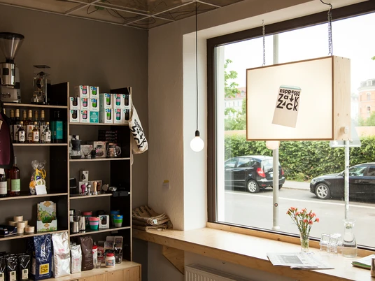 Espresso-Zack-Zack - Gastronomie in Leipzig Im Café Zack Zack werden auch kleine Geschenkartikel verkauft.