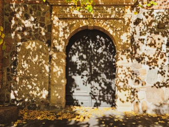 Maria- Magdalenen-Kirche "Seiteneingang"