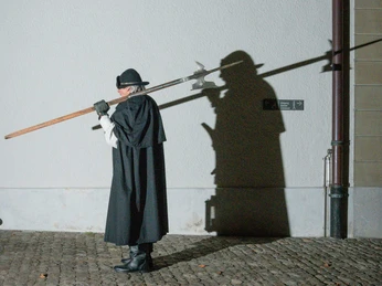 unheimliches-thun-nachtwaechter-schatten.jpg