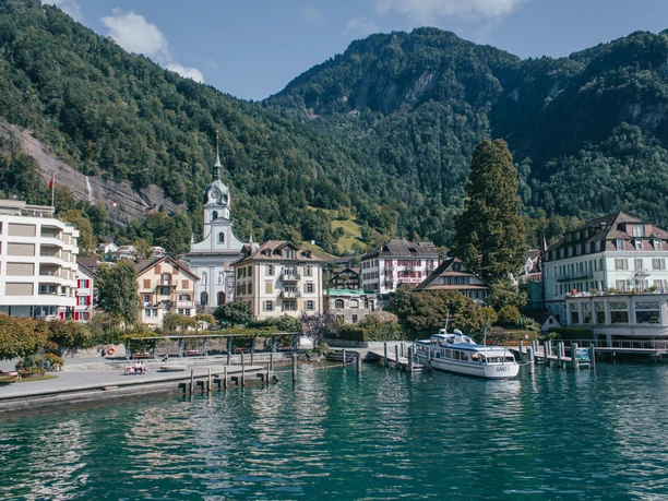 Chasse au trésor Riviera Vitznau Une famille à la chasse au trésor à Vitznau