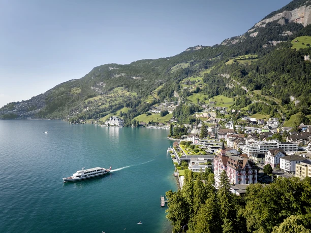 Chasse au trésor Riviera Vitznau Une famille à la chasse au trésor à Vitznau