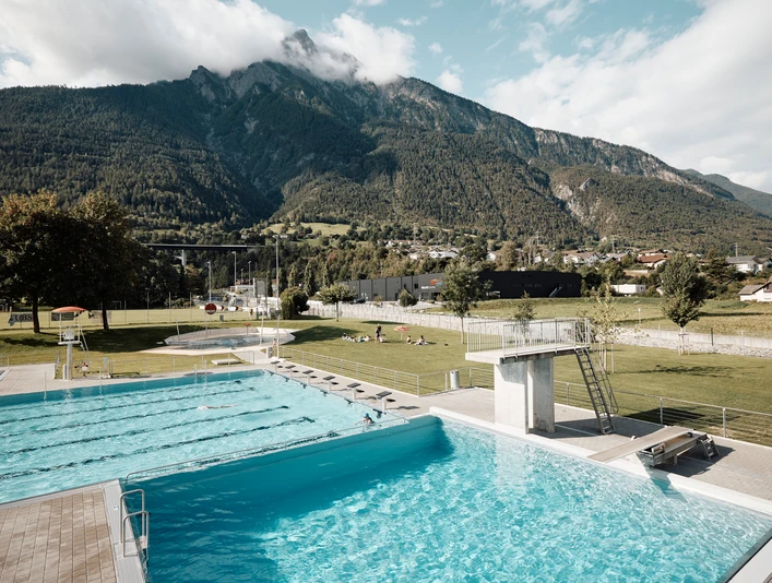 Schwimmbad Geschina_1.jpg