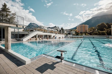 Schwimmbad Geschina.jpg