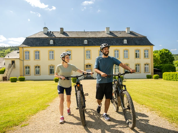 Schloss Niederweis am Nims-Radweg