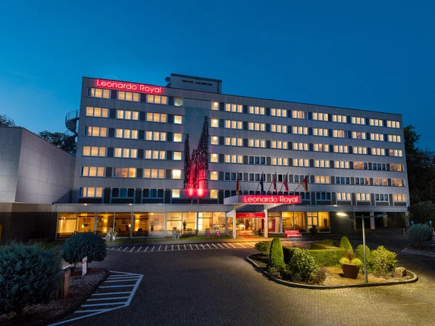 Außenansicht Außenansicht Leonardo Royal Hotel Köln am Statdwald