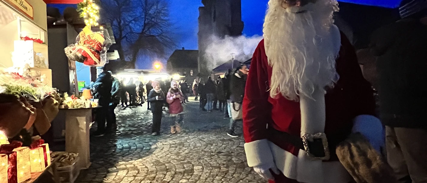 Santa Claus on the W.