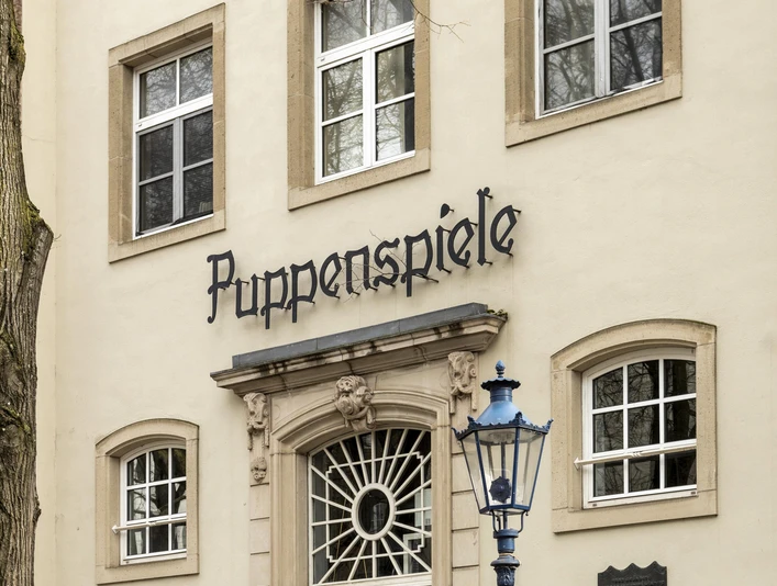 Hänneschen Theater Fassade des Hänneschen-Theaters in KölnFacade of the Hänneschen Theater in Cologne