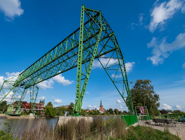 Das technische Baudenkmal "Schwebefähre Osten - Hemmoor"
