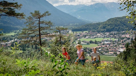 Aufstieg zum Heldenkreuz und Loisachblick