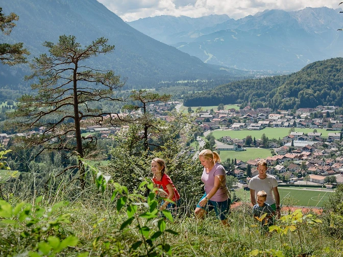 Aufstieg zum Heldenkreuz und Loisachblick