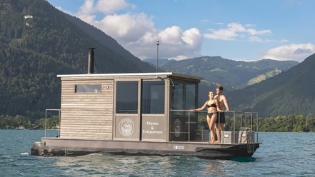 saunaboot-thunersee-paar-neuhaus-wellbeing.jpg