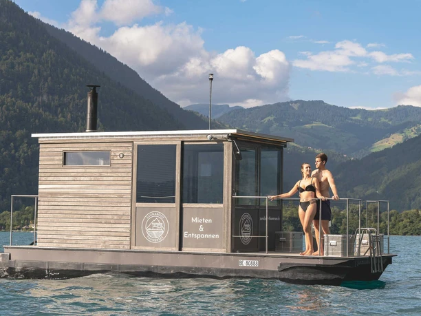 saunaboot-thunersee-paar-neuhaus-wellbeing.jpg